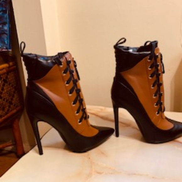 AZALEA WANG Inherit The Crown Lace Up Boots - Picture 3 of 13